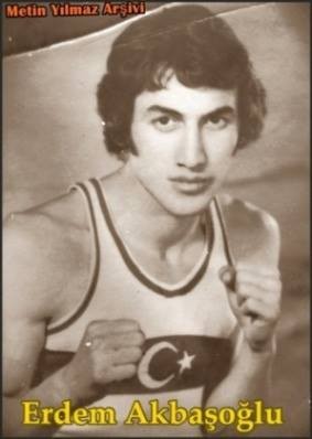 71 kg. Türkiye ve Balkan şampiyonu Erdem Akbaşoğlu