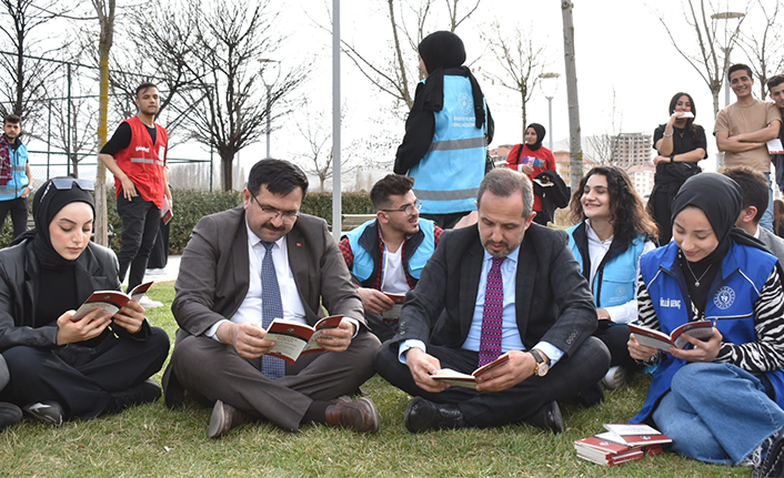 AK Parti Çankırı'da kitap okuma farkındalığına destek!