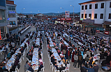 Çerkeş'de binlerce kişi aynı sofrada iftar açtı!