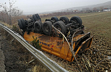Çankırı’da pancar yüklü kamyon devrildi: 1 yaralı
