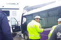 Çankırı’da yolcu taşıma aracı TIR'a ortadan çarptı!