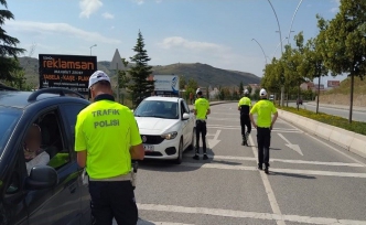 Çankırı’da trafik denetimlerinde 803 araç sürücüsüne ceza yağdı!