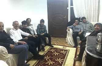 Ercan Irmak depremzede ailenin ifatra sofrasına misafir oldu!