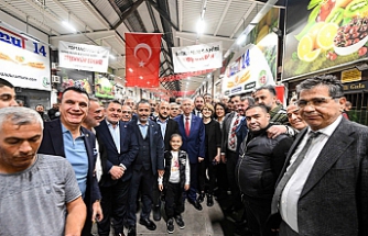 Mansur Yavaş’tan seçim sonrası ilk ziyaret Ankara toptancı Hali’ne