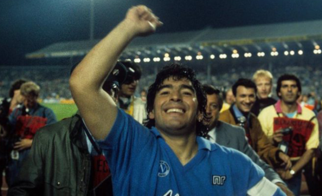 Efsane futbolcu Maradona hayatını kaybetti!