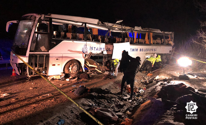Çankırı'nın Kurşunlu ilçesinde otobüs kazası! 2 ölü, 35 yaralı