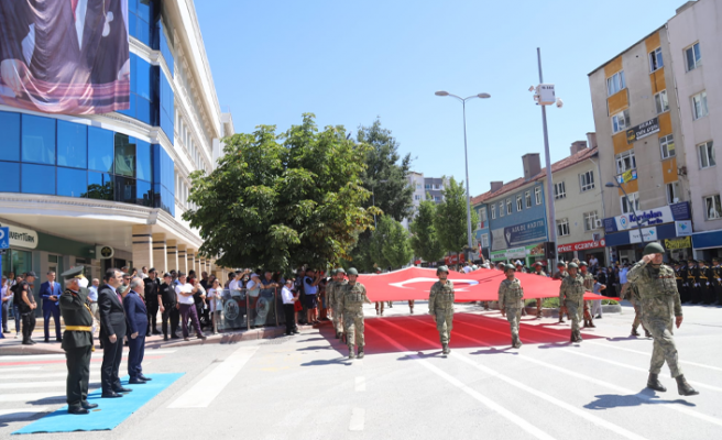 Çankırı'da 30 Ağustos Zafer Bayramı kapsamında resmi geçit töreni düzenlendi