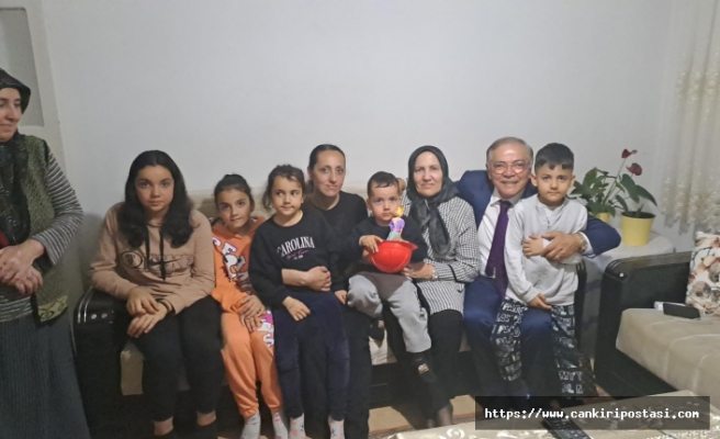 Mehmet Ali Karamemiş İftarda 5 Çocuklu Aileye Konuk Oldu