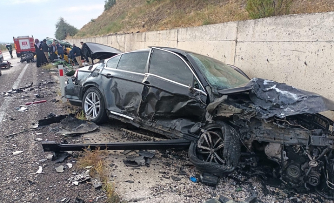 Belediye Başkanının süratli giden makam arabası Çankırı’da kaza yaptı