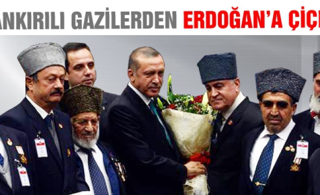 Çankırılı Gazilerden Erdoğan'a çiçek!