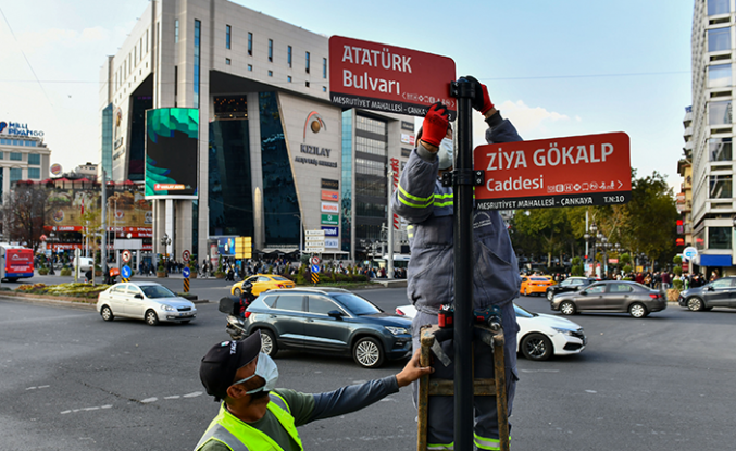 Yeni Ankara fontu cadde ve sokak tabelaları ile buluşuyor