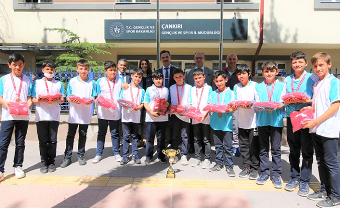 Şehit Yahya Coşkuner Ortaokulu Türkiye Beyzbol Şampiyonu Oldu