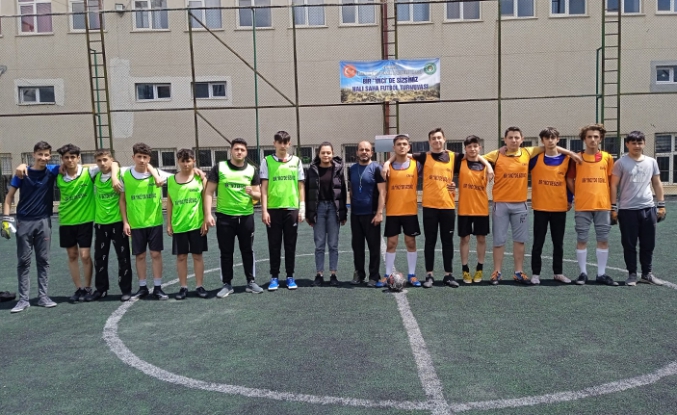 “Bir İnci’de Sizsiniz” Halı Saha Futbol Turnuvası Başladı