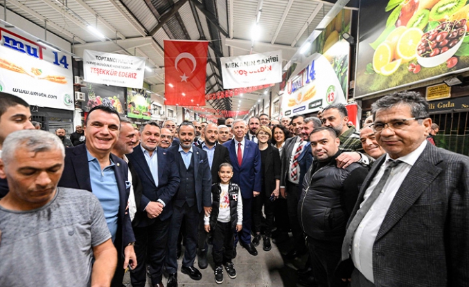 Mansur Yavaş’tan seçim sonrası ilk ziyaret Ankara toptancı Hali’ne