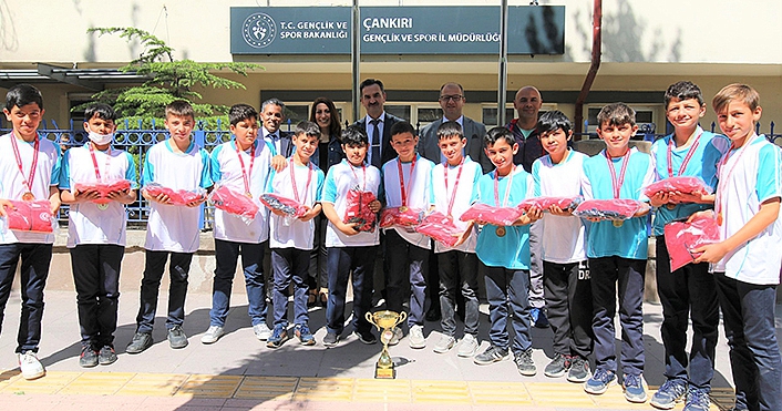 Şehit Yahya Coşkuner Ortaokulu Türkiye Beyzbol Şampiyonu Oldu