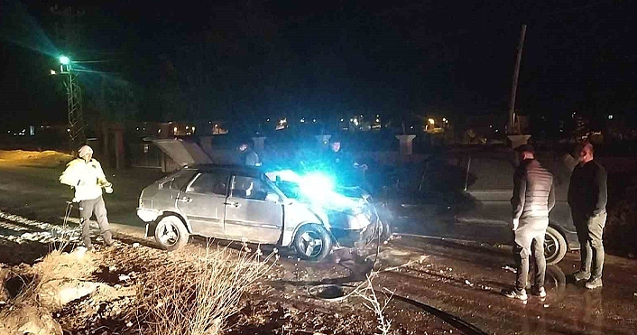 Çankırı’da iki otomobil çarpıştı: 5 yaralı
